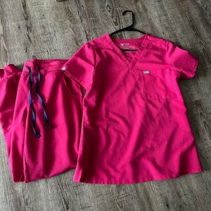 FIGS ultra rose small scrub set